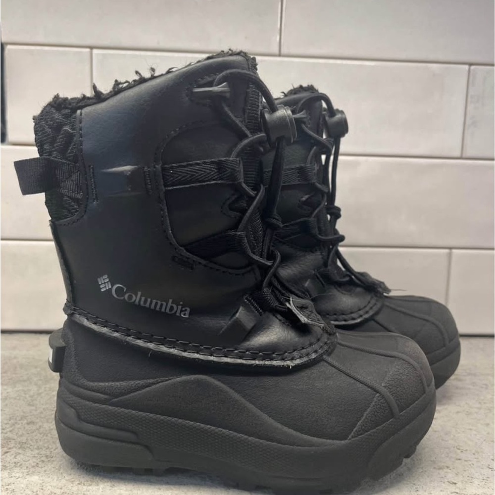 Columbia Black Insulated Snow Boots